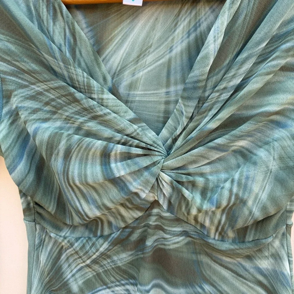 Sweet Pea Going Out Top Womens Small Green Abstract Mesh Twist Front 3/4 Sleeve - Picture 3 of 6